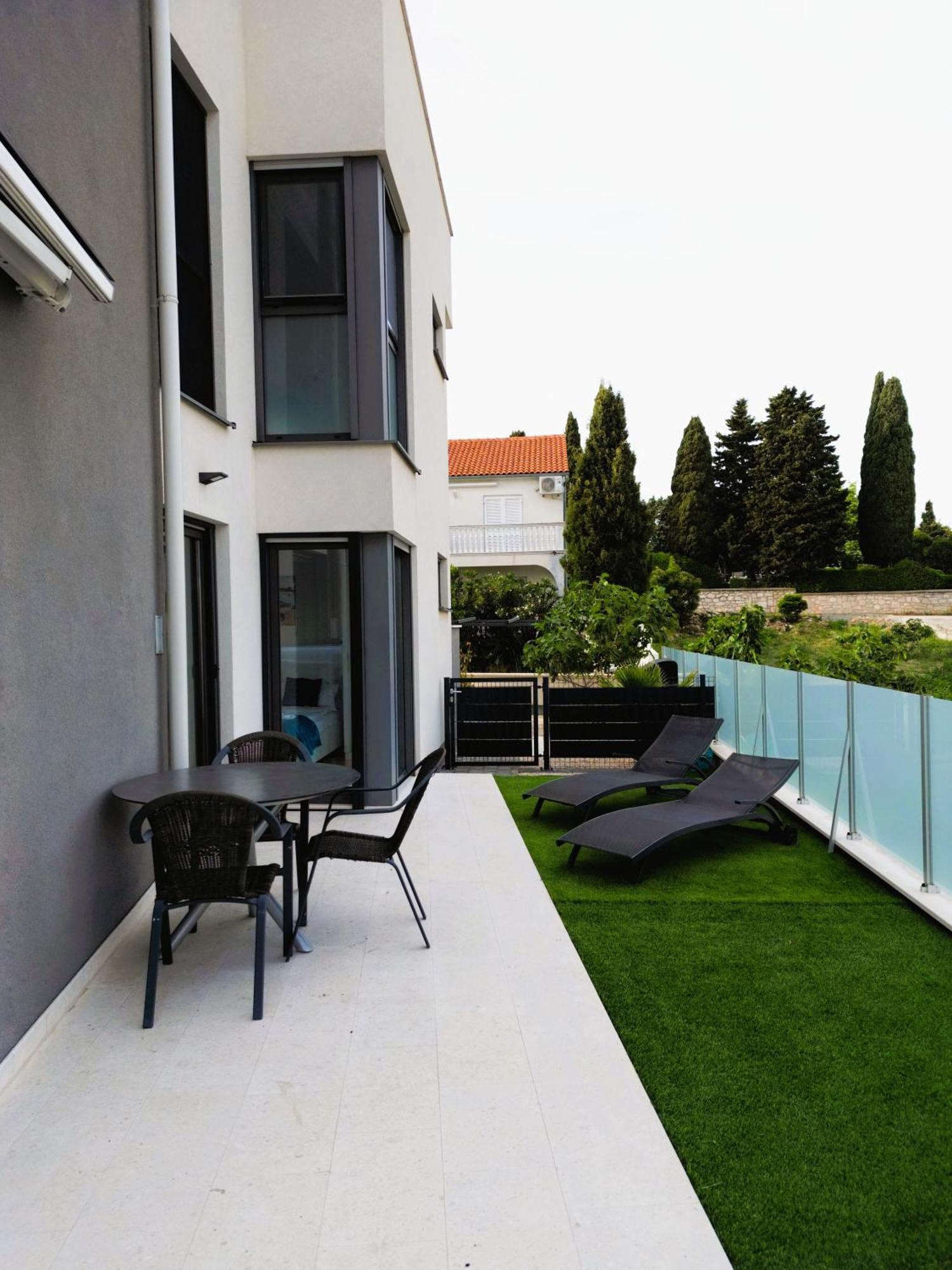 Villa Aliara Pool Apartment Vodice Extérieur photo